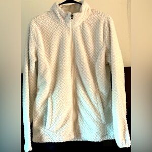 I am selling a nice jacket for the cold weather.